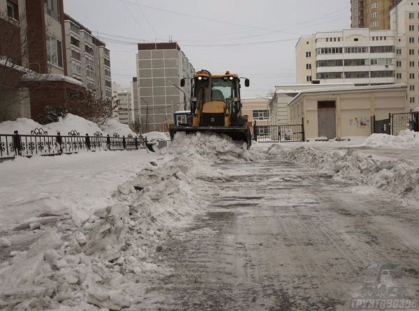 Уборка снега с помощью фронтального погрузчика